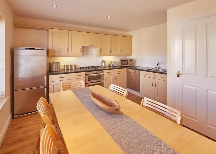 Host & Stay - The Scuttlebutt Townhouse