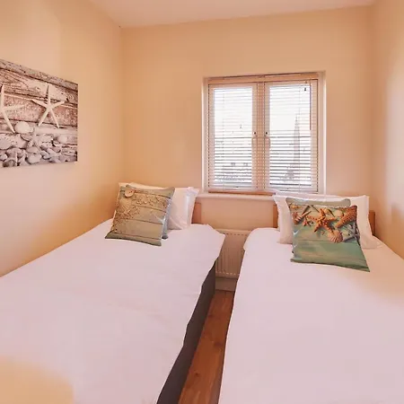 Host & Stay - The Scuttlebutt Townhouse Whitby Exterior photo
